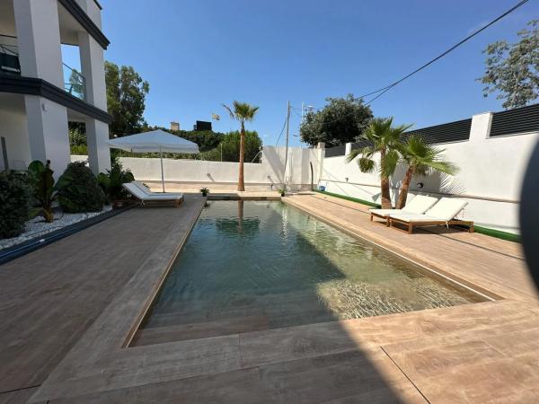 Edificio en calle del Periodista Adrián López, 2