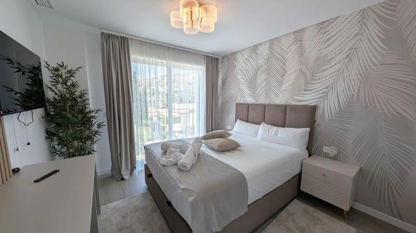 Edificio hotelero en calle del Periodista Adrián López, 2