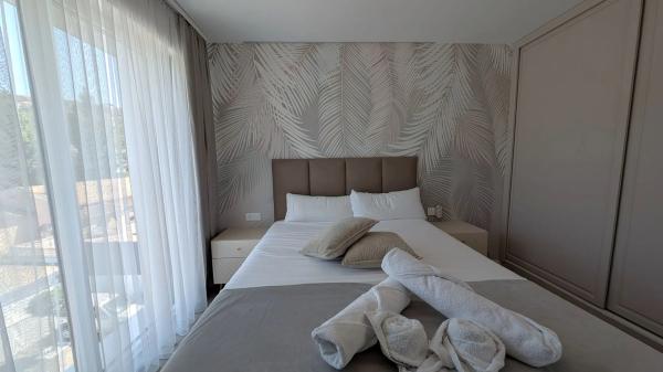 Edificio hotelero en calle del Periodista Adrián López, 2