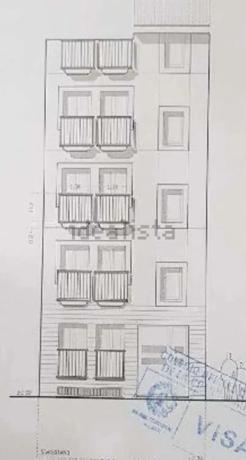 Edificio de uso mixto en calle Díaz Moreu