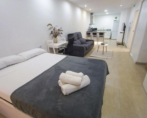 Edificio de uso mixto en calle Díaz Moreu