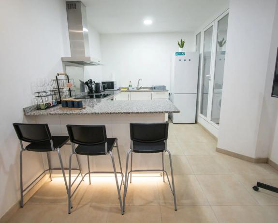 Edificio de uso mixto en calle Díaz Moreu