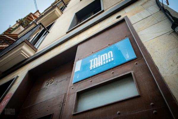 Edificio de uso mixto en calle Díaz Moreu