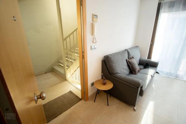 Edificio de uso mixto en calle Díaz Moreu, 58