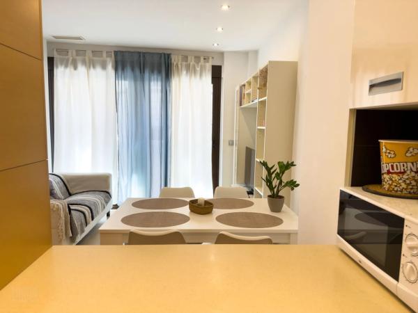 Edificio de uso mixto en calle Díaz Moreu, 58