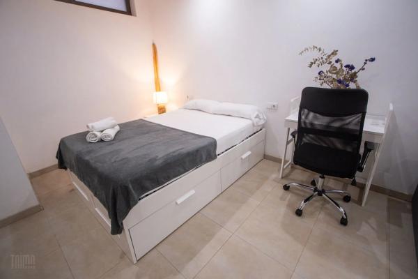 Edificio de uso mixto en calle Díaz Moreu, 58