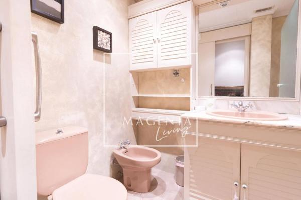 Edificio de uso mixto en calle Marqués del Bosch