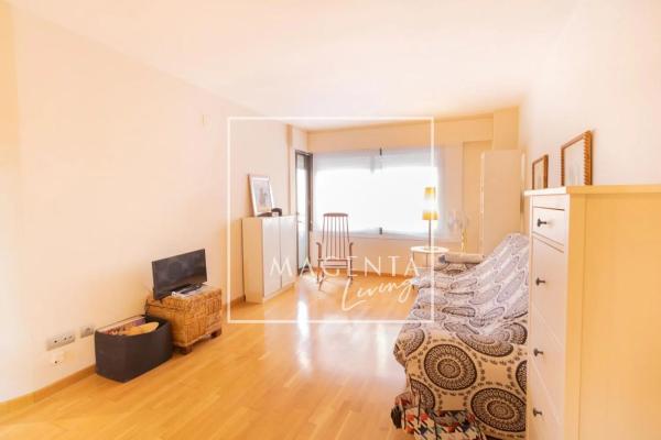 Edificio de uso mixto en calle Marqués del Bosch