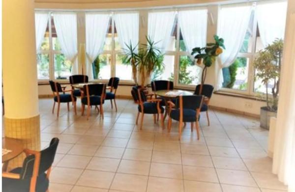 Edificio de uso mixto en calle Alfaz del Pi