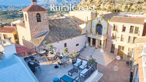 Edificio de uso mixto en calle Nou del Doctor j Brotons