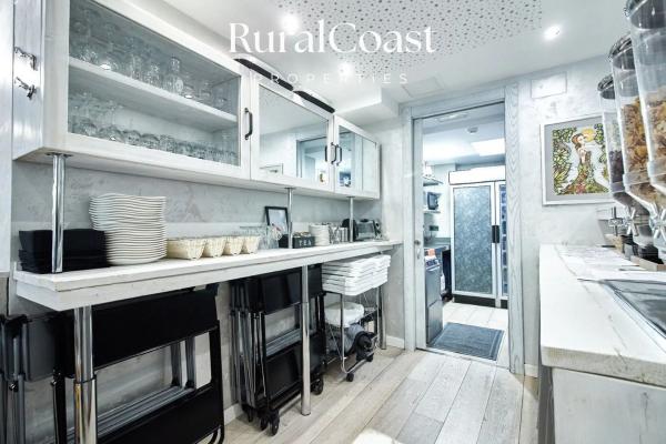 Edificio de uso mixto en calle Nou del Doctor j Brotons