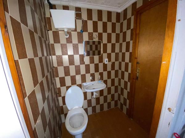 Edificio de uso mixto en calle del Doctor Fleming