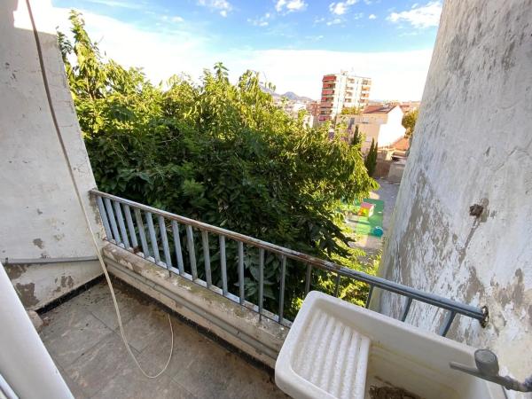 Edificio de uso mixto en calle del Doctor Fleming