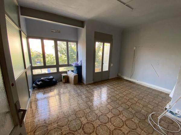 Edificio de uso mixto en calle del Doctor Fleming