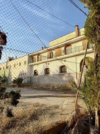 Edificio de uso mixto