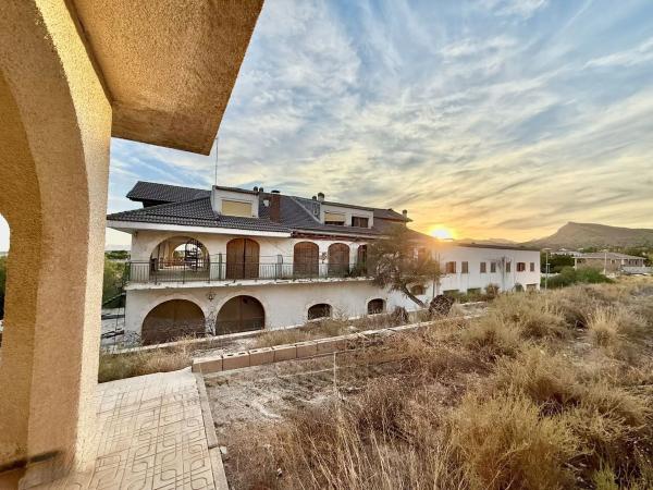 Edificio de uso mixto