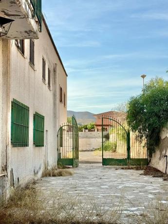 Edificio de uso mixto
