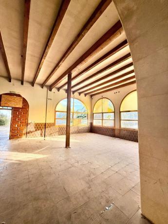 Edificio de uso mixto