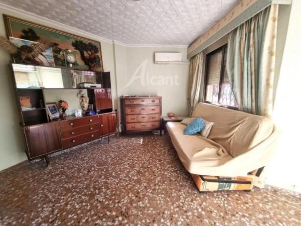 Edificio residencial en calle Benimagrell, 60