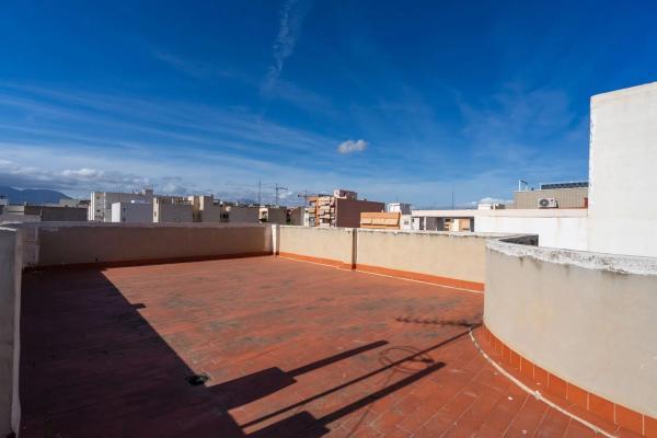 Edificio en plaza Alcalde Felipe Mallol