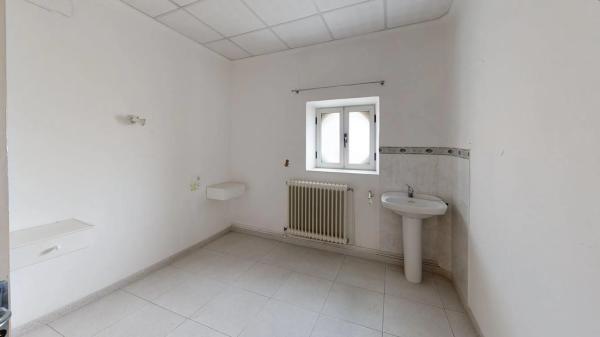 Edificio de uso mixto en calle la Cordeta