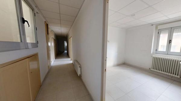 Edificio de uso mixto en calle la Cordeta