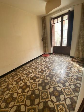 Edificio de uso mixto en Cami, 29