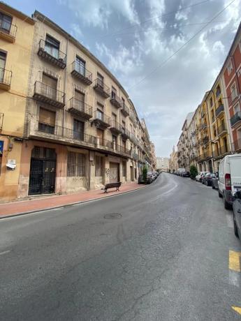 Edificio de uso mixto en Cami, 29