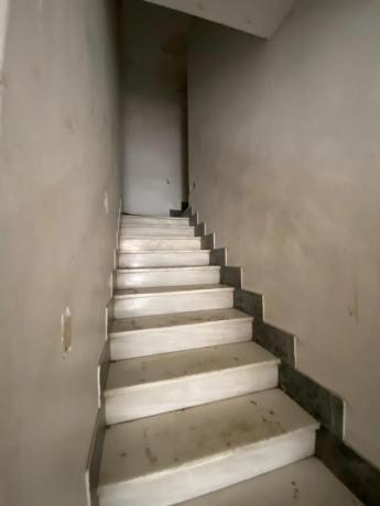 Edificio de uso mixto en Cami, 29