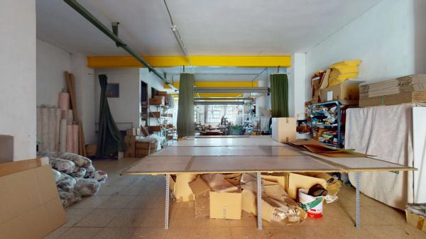 Edificio industrial en calle Olivar