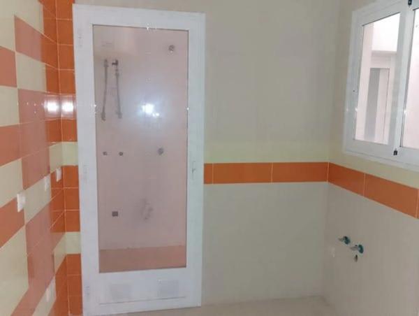 Edificio en avenida del País Valencià