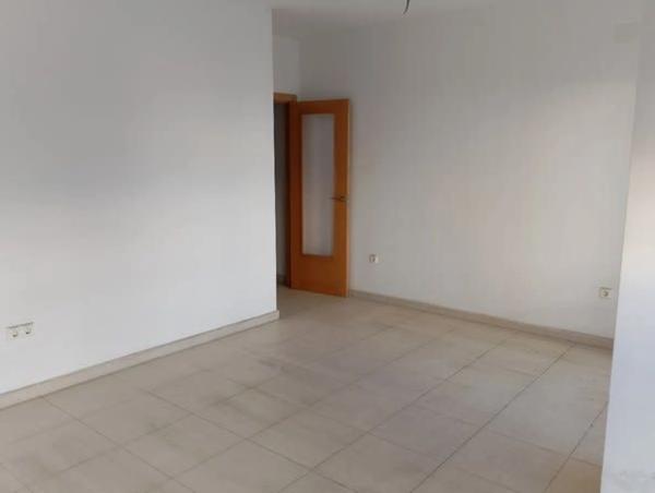 Edificio en avenida del País Valencià