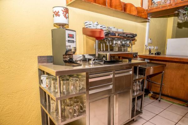 Edificio en carretera de les Marines a Dénia