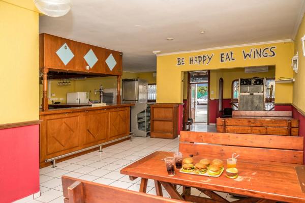 Edificio en carretera de les Marines a Dénia