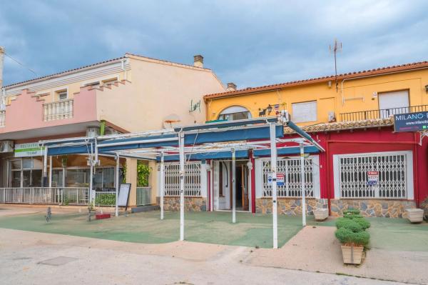 Edificio en carretera de les Marines a Dénia