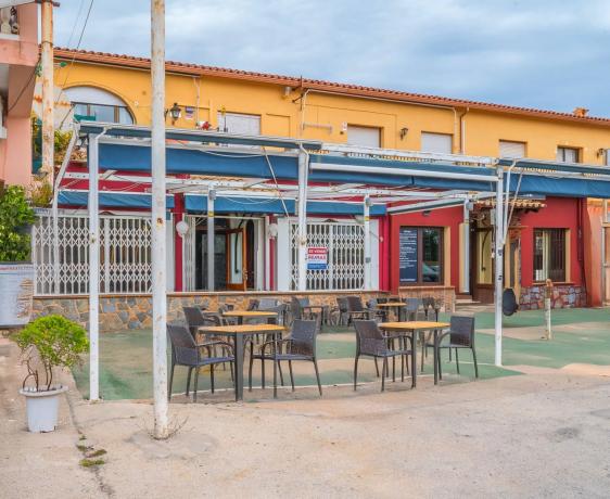 Edificio en carretera de les Marines a Dénia