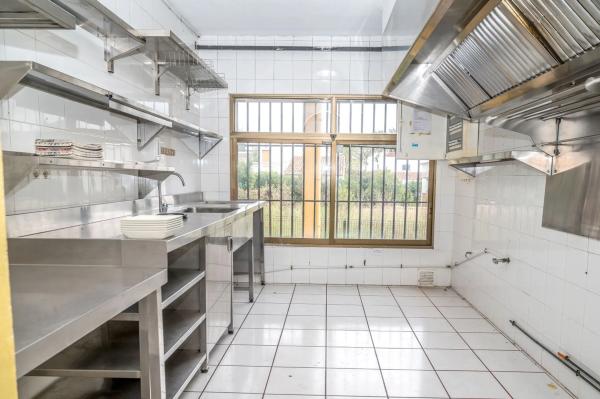 Edificio en carretera de les Marines a Dénia