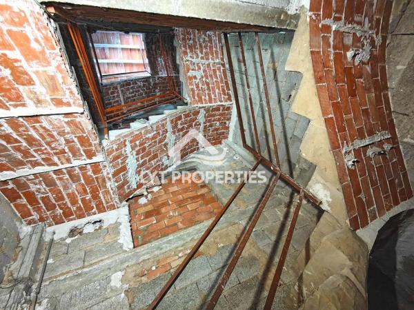 Edificio en Gata de Gorgos