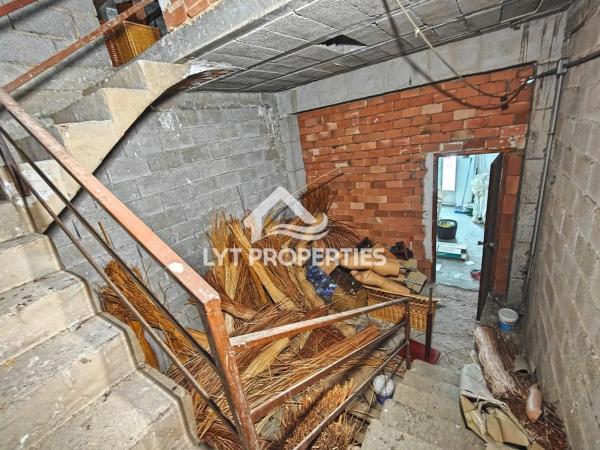 Edificio en Gata de Gorgos