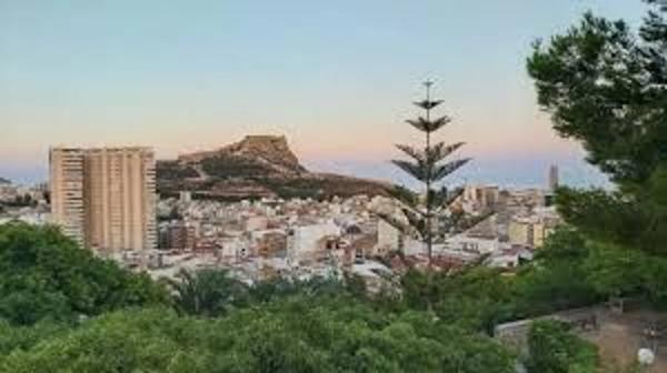 Edificio de uso mixto