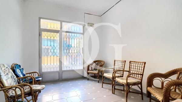 Edificio de uso mixto en plaza Nova gata de gorgos