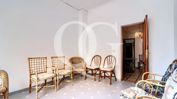 Edificio de uso mixto en plaza Nova gata de gorgos