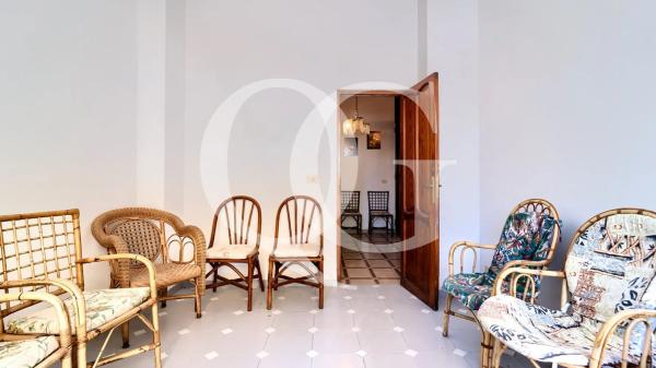 Edificio de uso mixto en plaza Nova gata de gorgos