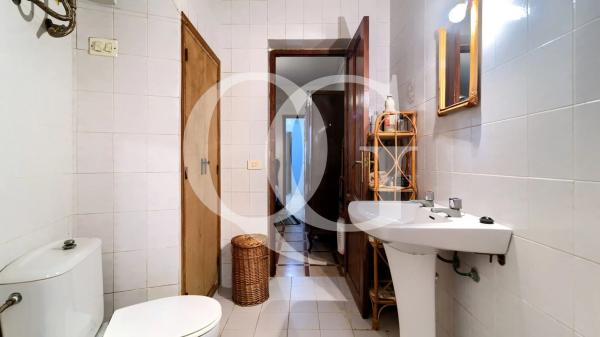 Edificio de uso mixto en plaza Nova gata de gorgos