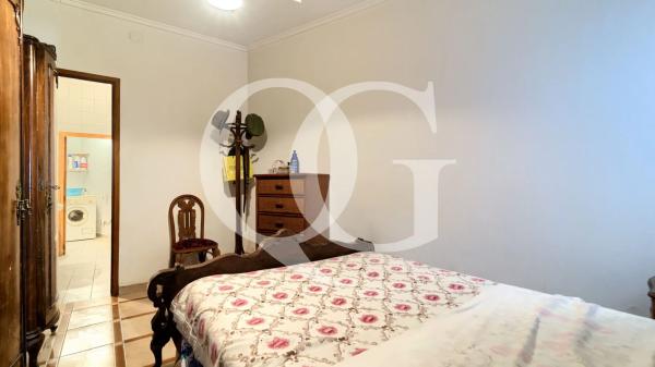 Edificio de uso mixto en plaza Nova gata de gorgos