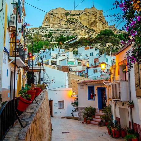 Edificio de uso mixto en calle Polseguera, 6