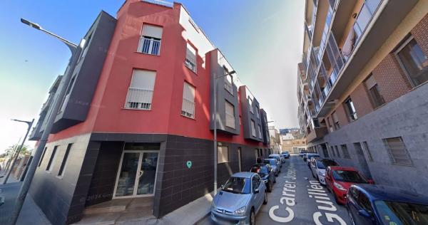 Edificio de uso mixto en calle Polseguera, 6