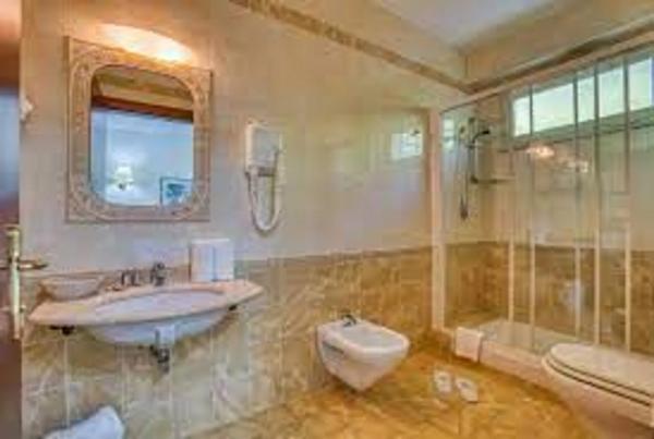 Edificio hotelero en calle Luxemburgo, 110