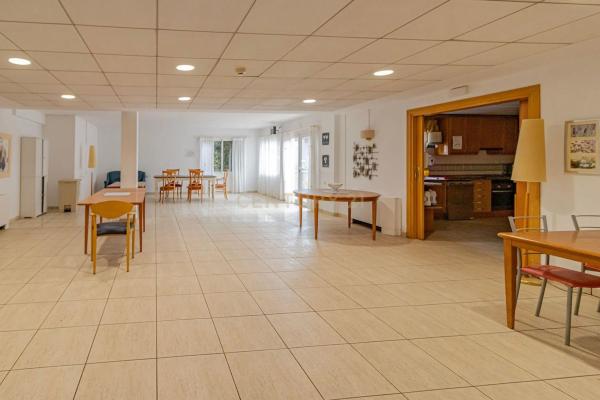 Edificio en avenida Poeta Miguel Hernández, 21