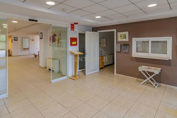 Edificio en avenida Poeta Miguel Hernández, 21